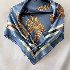 NWT Unbranded Womens Blue Equestrian Inspired Print Square Headscarf One Size